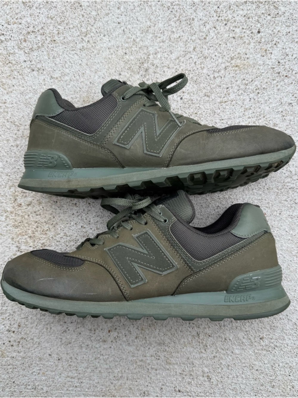 New Balance 574 ML574HV2 Green
Men's Low Top Athletic Sneaker 2021